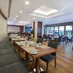 酒店 塔克辛帕尔马酒店及spa 4*